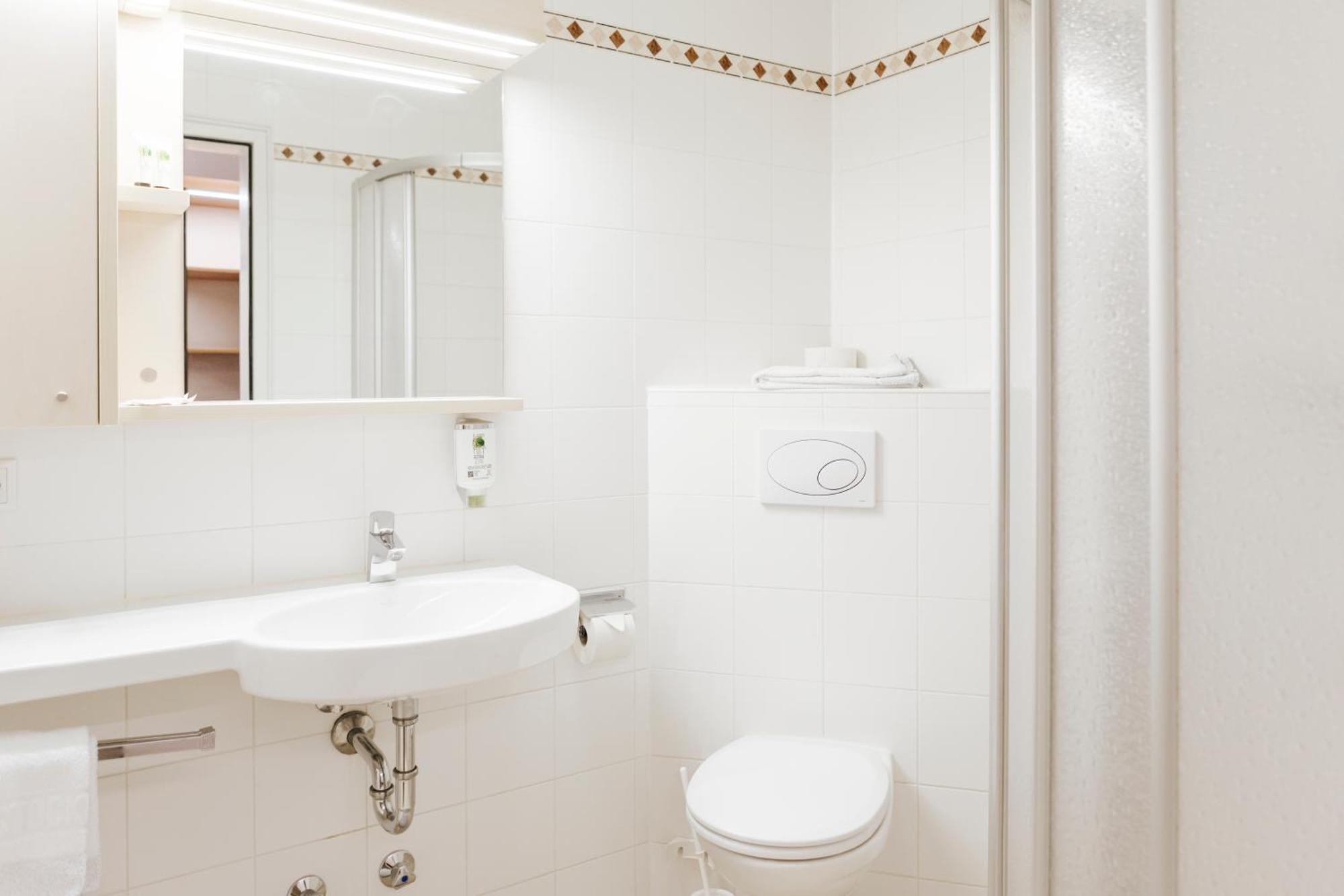 אונטרפרמסטאטן Hotel Der Stockinger מראה חיצוני תמונה